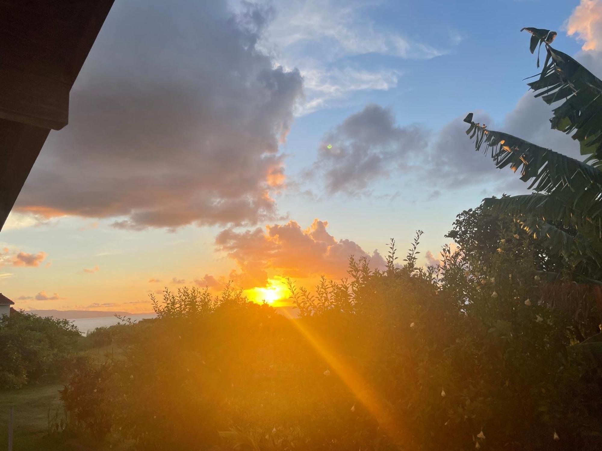 海が見え閑静な立地、プライベート空間を満喫できる赤瓦の宿 Ishigaki  Exterior foto